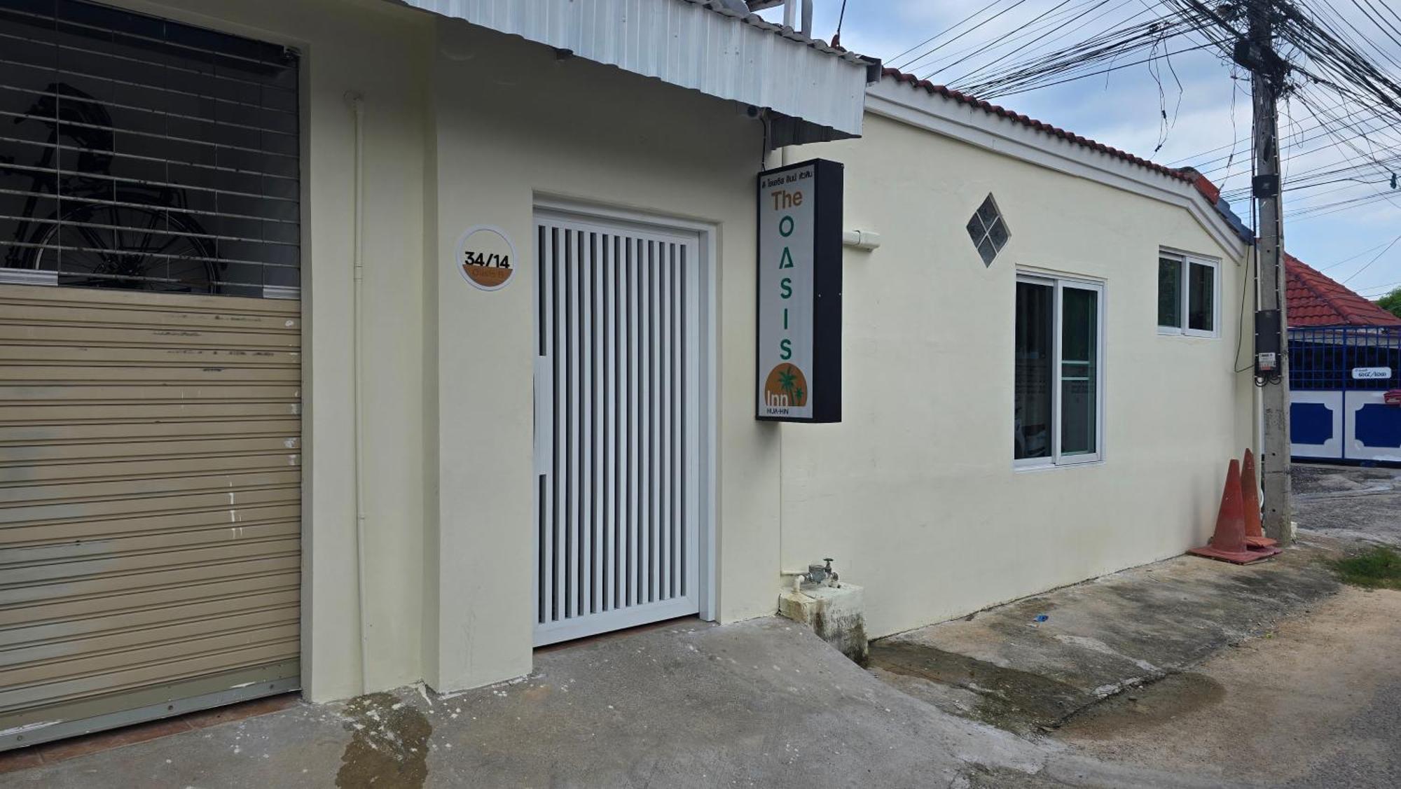 The Oasis Inn Hua Hin Bagian luar foto